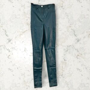 Aritzia•Wilfred Free vegan leather pants•
Dark Forest Green